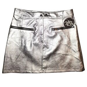 Jolie & Joy Silver Metallic Mini Skirt with Zipper Pockets - Junior's Size L